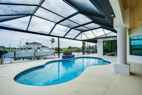 Dock and Lanai Waterfront Escape in Cape Coral!